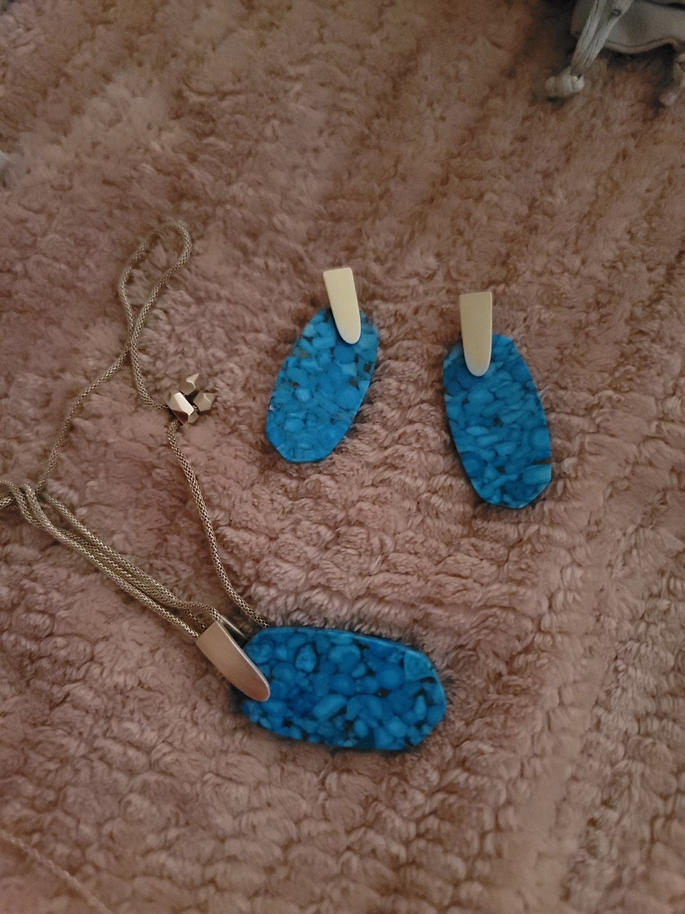 Kendra Scott Blue Turquoise Resin Pendant Necklace and Earrings Set